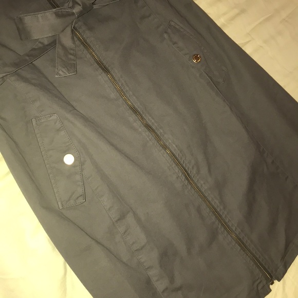 Zip Up Sleeveless Dress - Picture 4 of 4